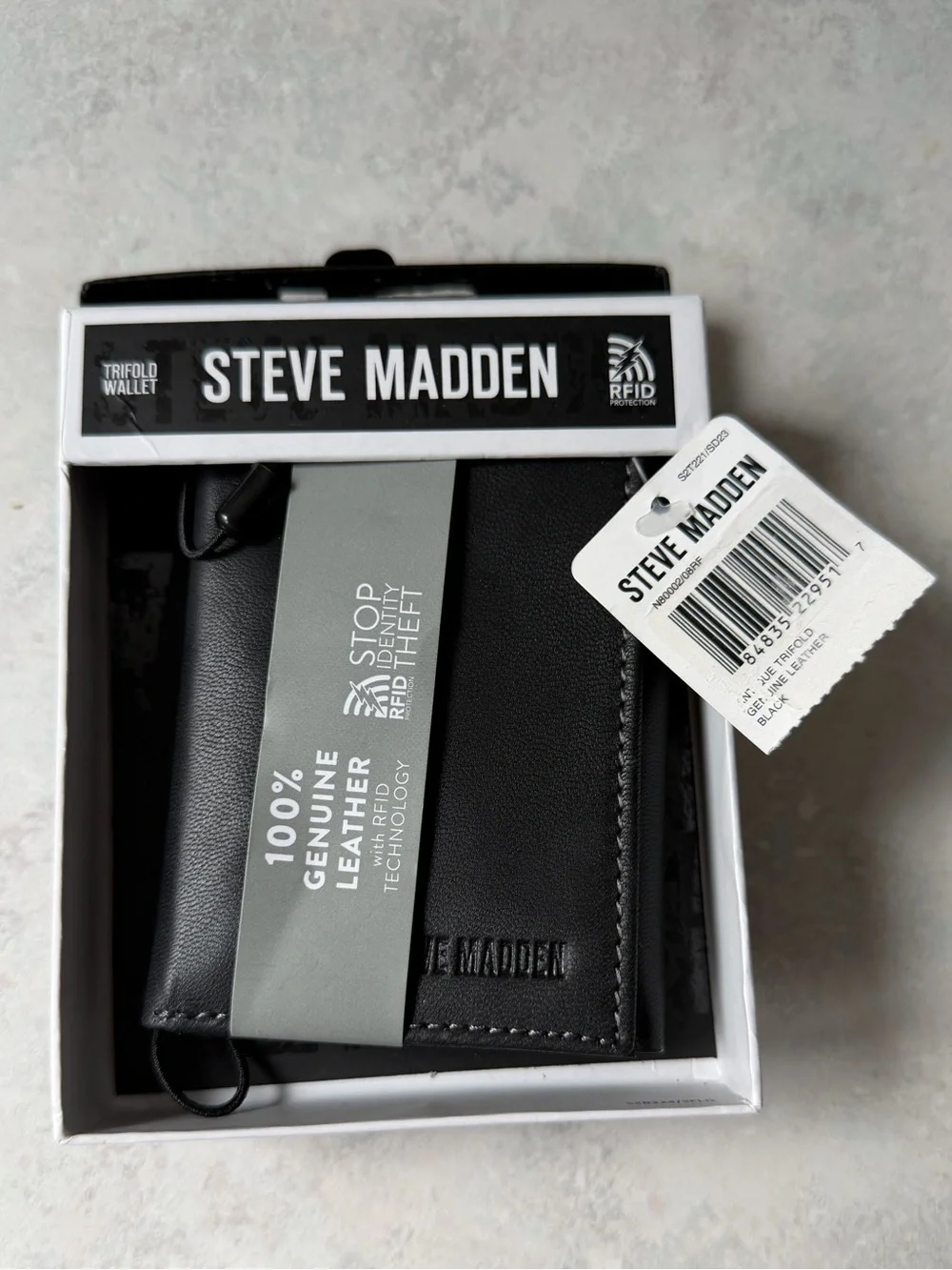Steve Madden Black Leather Trifold Wallet with Card Holder